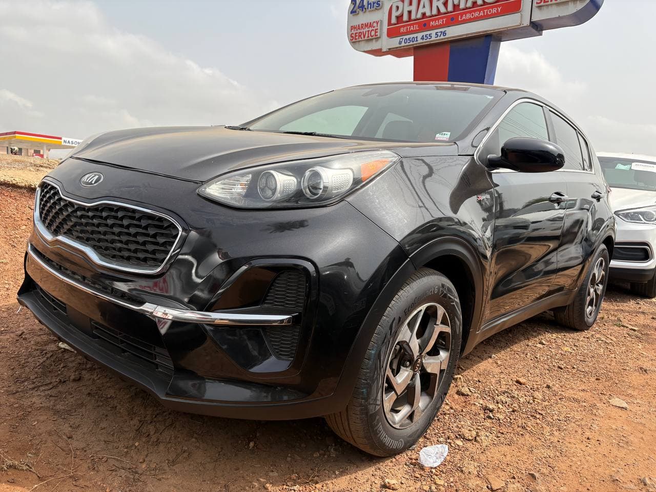 2021 Black Kia sportage  - Image 1